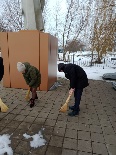 Акция по уборке памятника погибших воинов в Великой Отечественной войне.